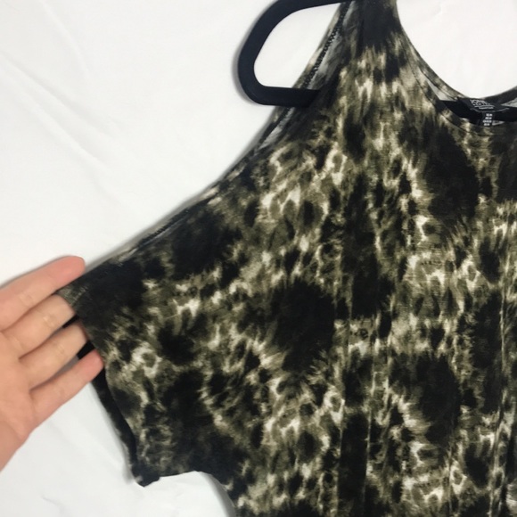 Cold Shoulder Tee - Picture 2 of 6